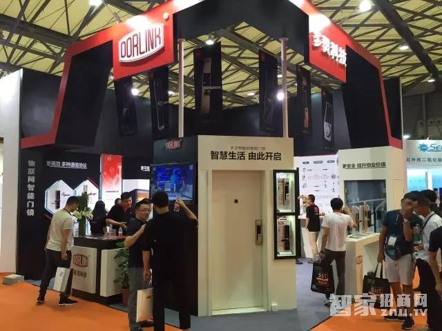 多灵物联网智能门锁引爆2017上海国际智能建筑展览会